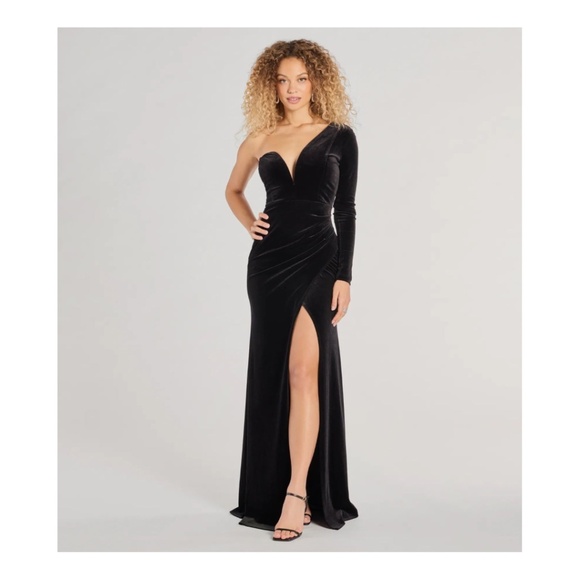 Black Velvet Long dress - Picture 1 of 4